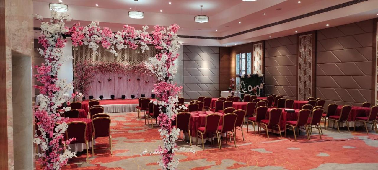 Royal Orchid Central Grazia, Navi Mumbai Exterior foto